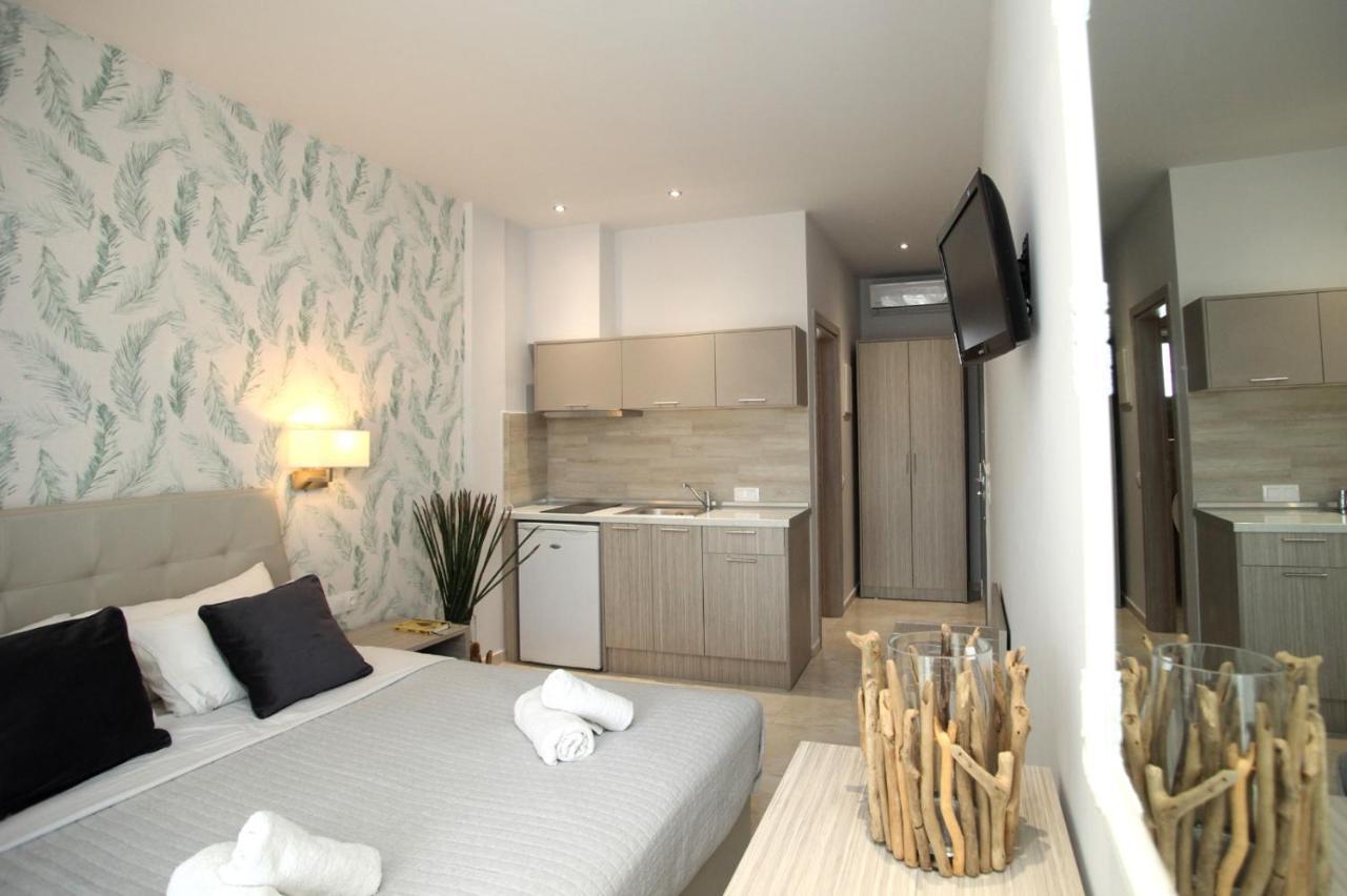 L G E Luxery Apartments Pefkochori Exterior foto