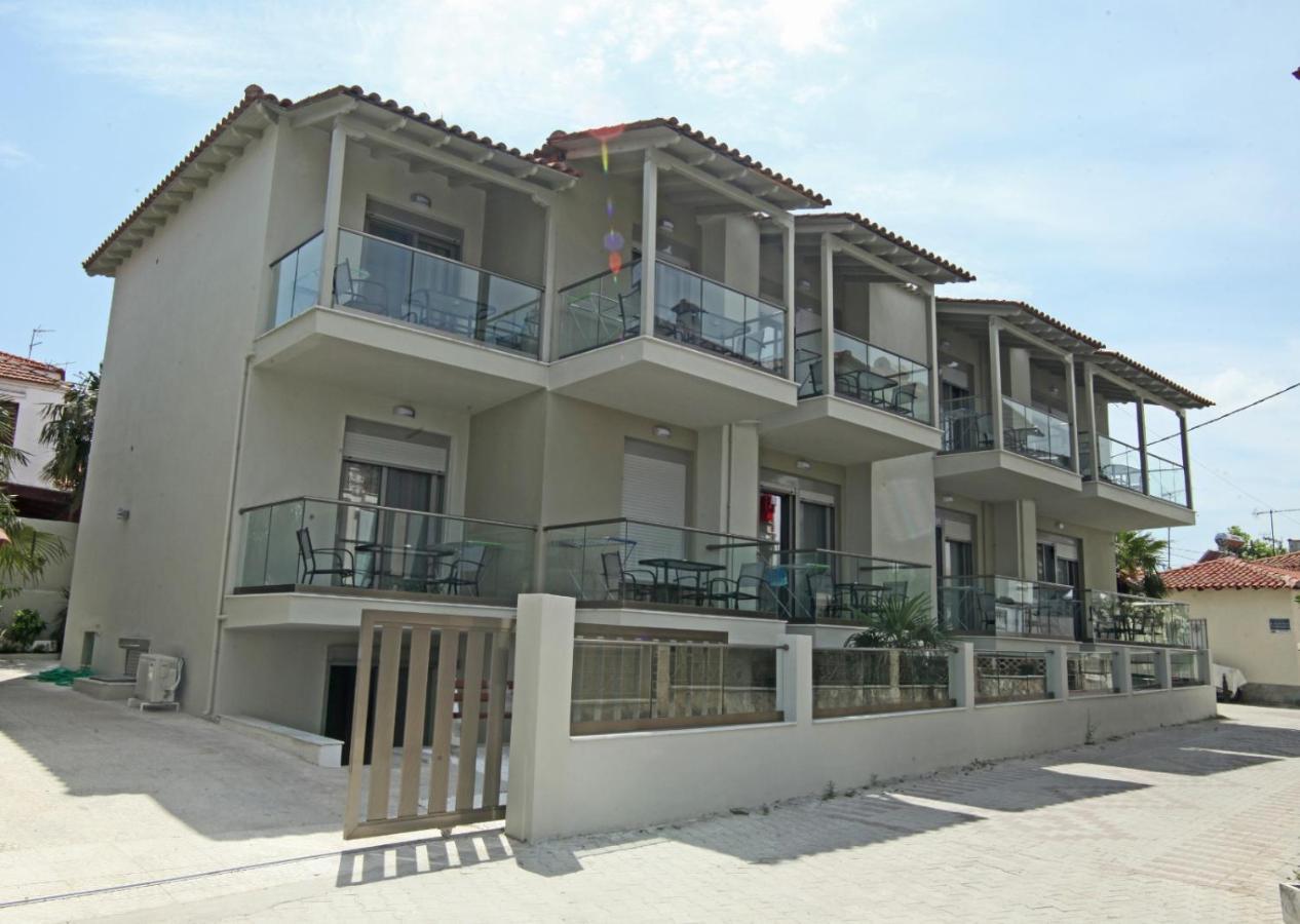 L G E Luxery Apartments Pefkochori Exterior foto